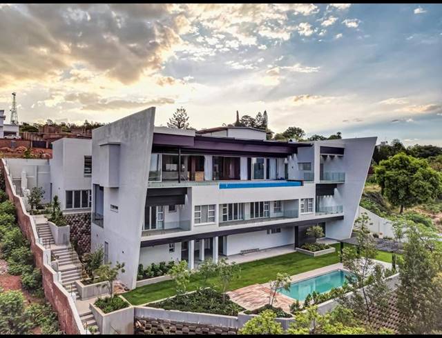 4 BEDROOM HOUSE FOR SALE IN WATERKLOOF RIDGE